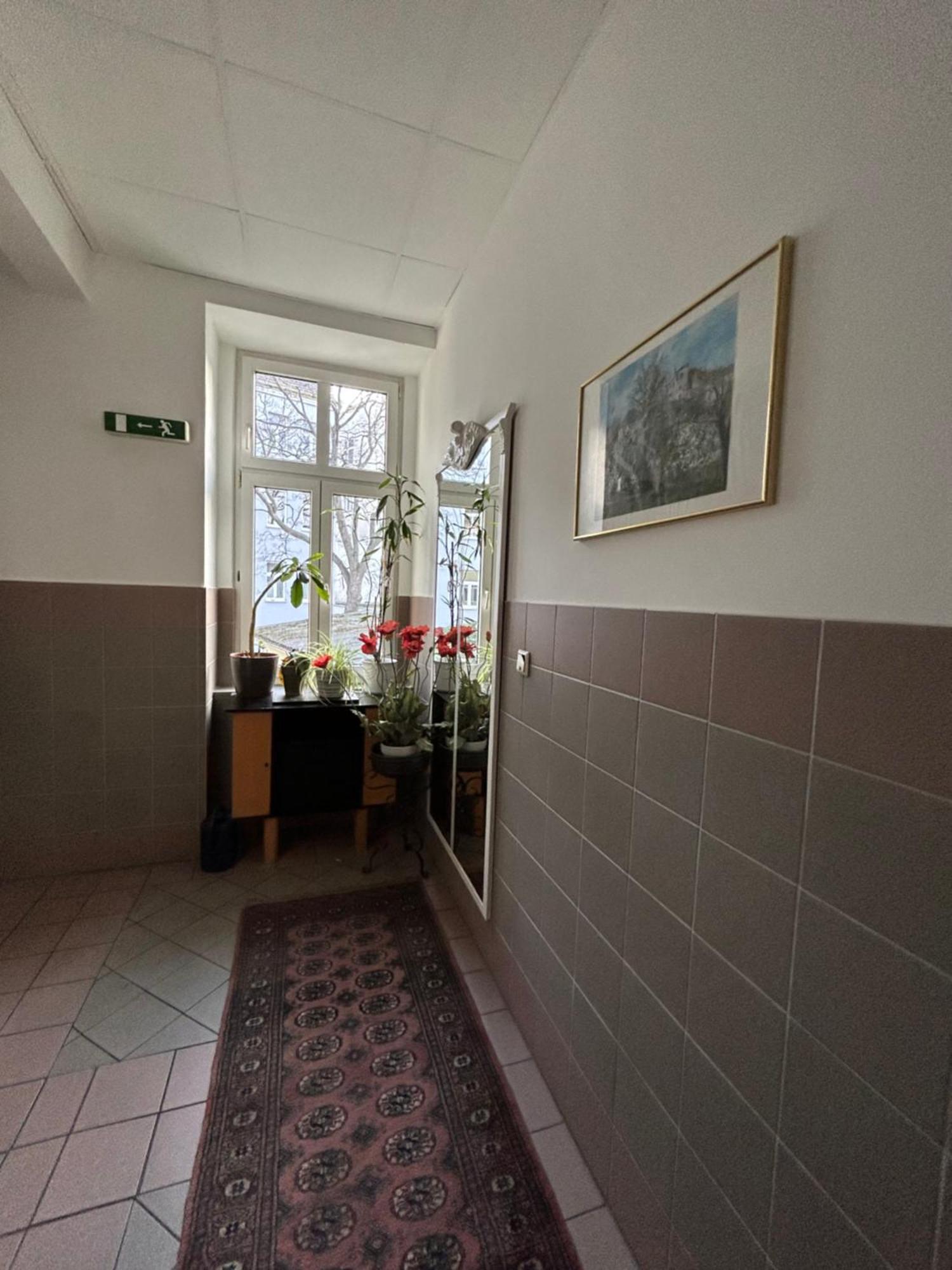 Reiner Apartment Wenen Buitenkant foto