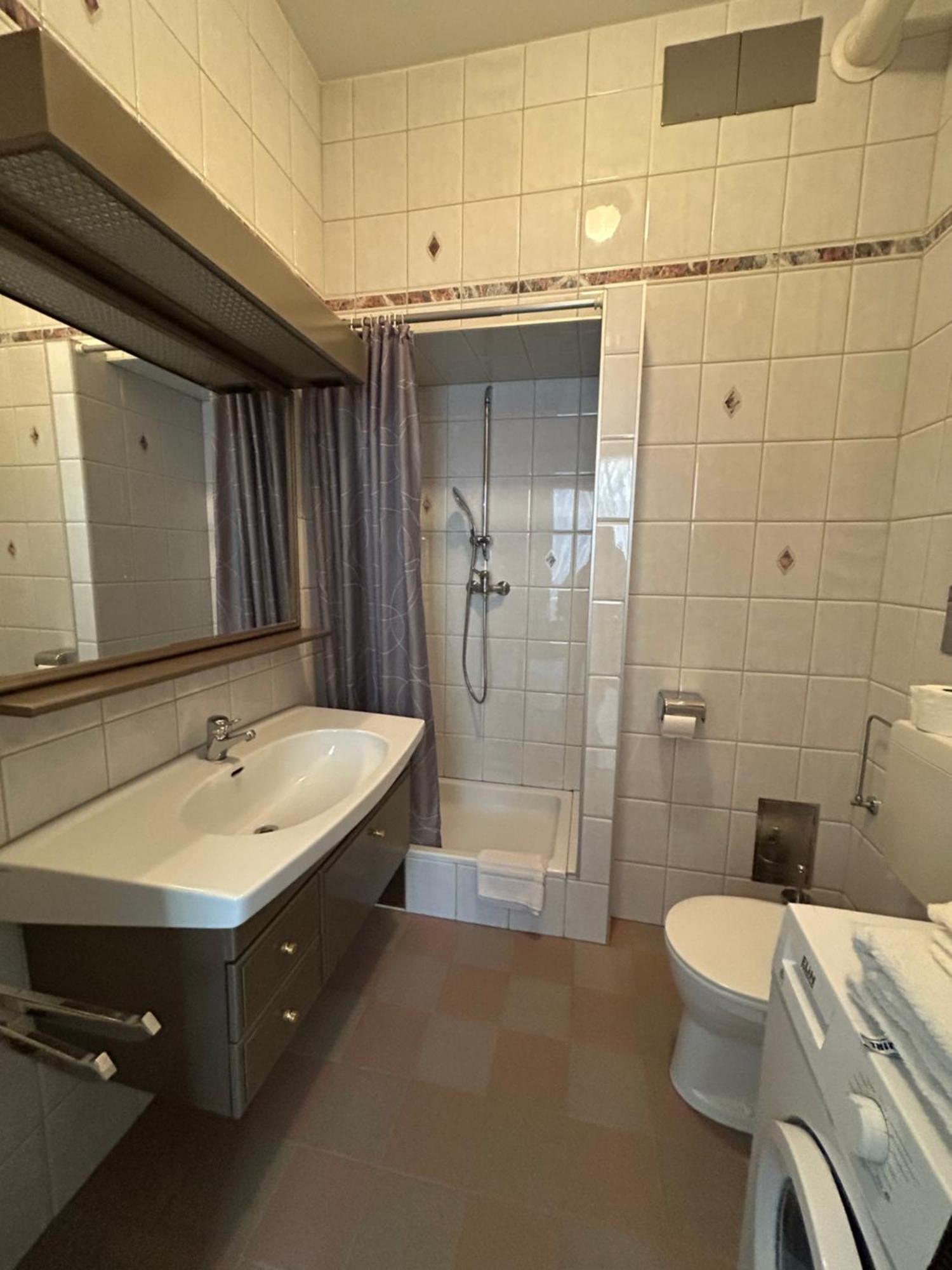 Reiner Apartment Wenen Buitenkant foto