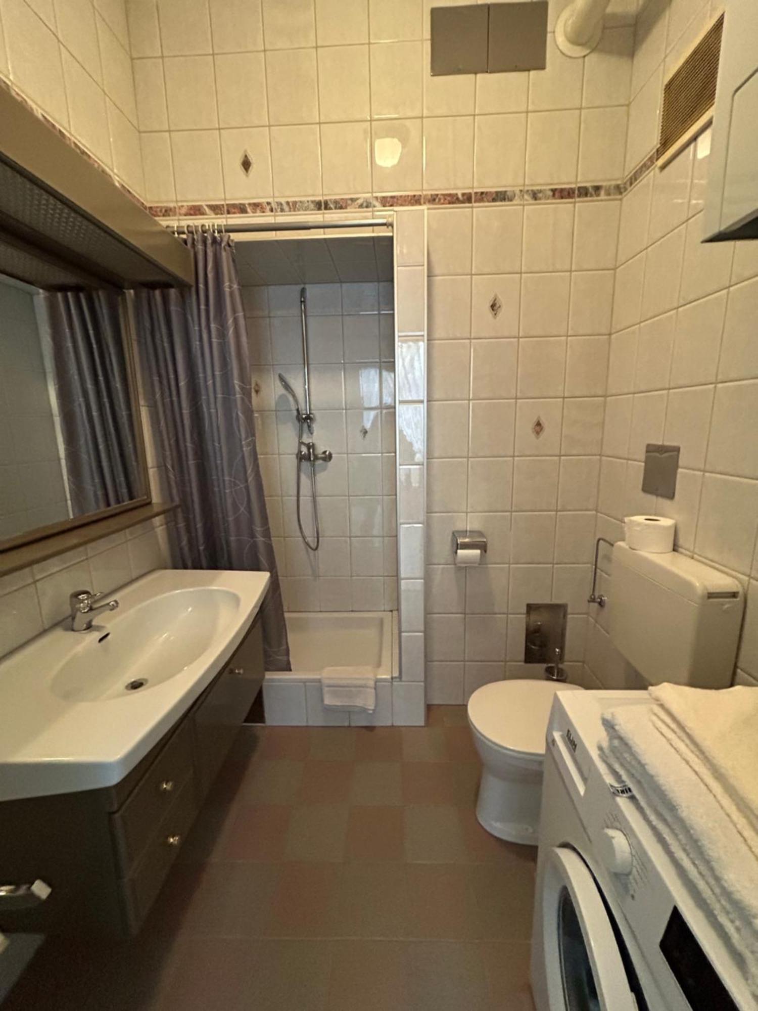 Reiner Apartment Wenen Buitenkant foto